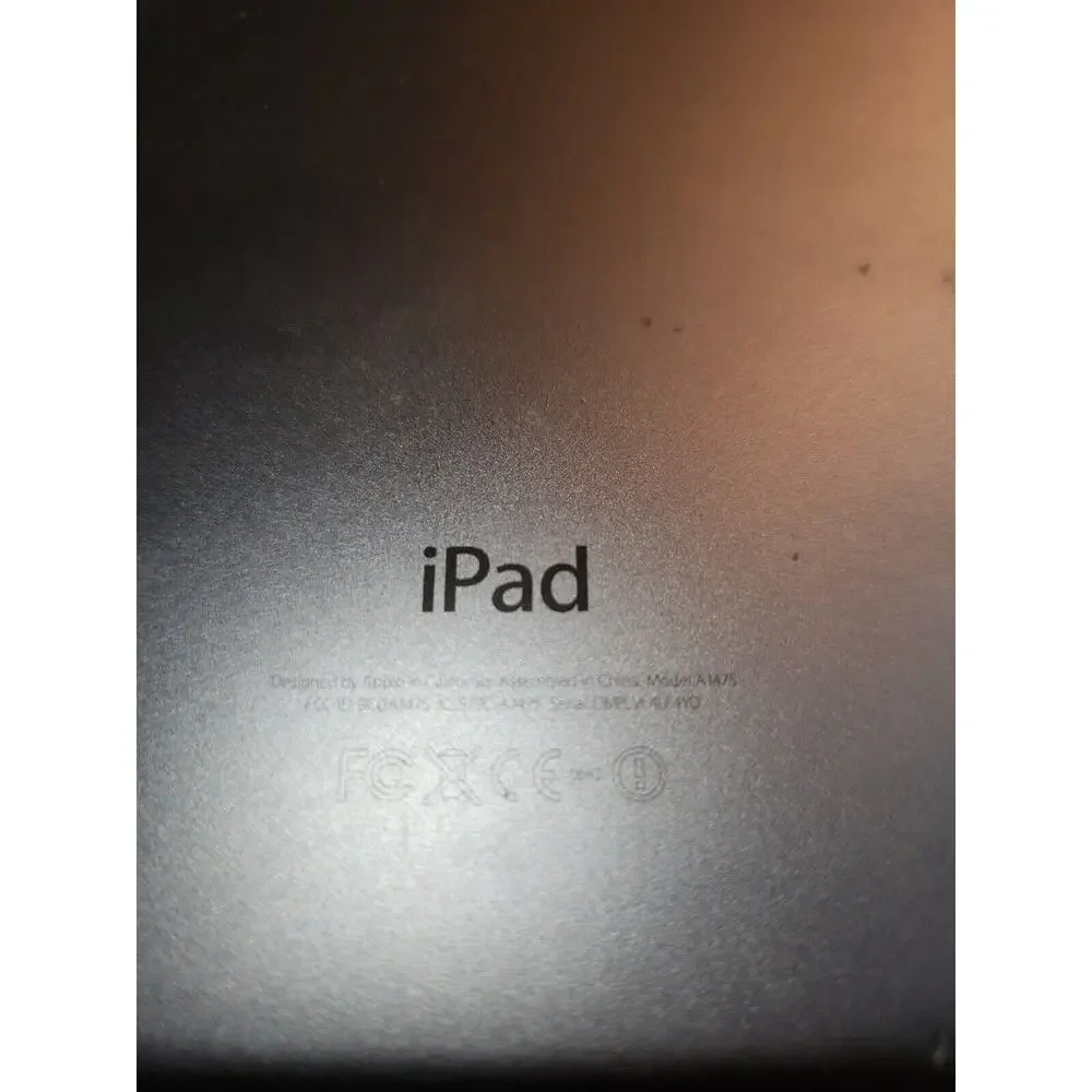 Apple iPad Black Front White Screen